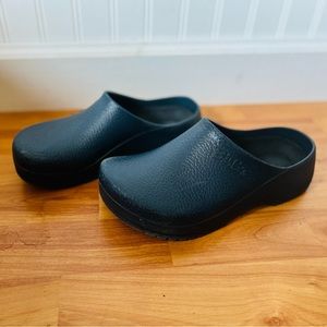 Birkenstock women’s clogs